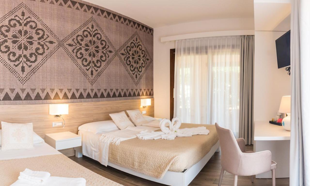 Relais Del Borgo- Domo Otel Porto San Paolo  Dış mekan fotoğraf