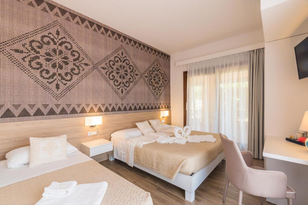 Relais Del Borgo- Domo Otel Porto San Paolo  Dış mekan fotoğraf